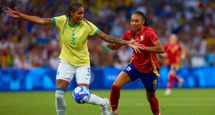 Brasil pasa muy por encima de España, a ritmo de samba y desquiciándola