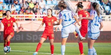 España resuelve con victoria ante China