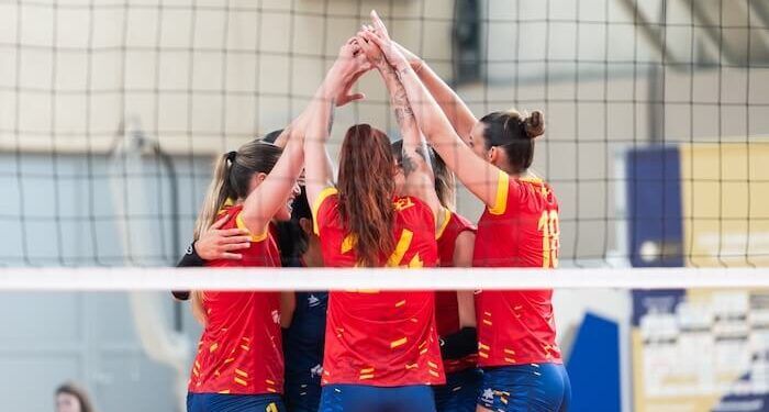 España mostró su nervio competitivo para remontar a Croacia en Alicante