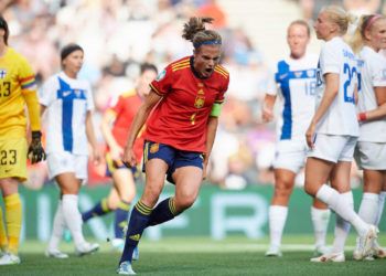 España debuta con triunfo ante Finlandia en la Eurocopa