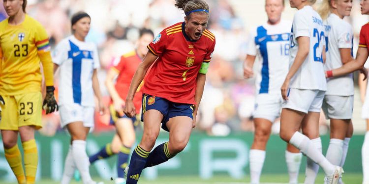 España debuta con triunfo ante Finlandia en la Eurocopa