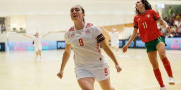 España se impuso a Portugal con doblete de Vane Sotelo en su partido cien con la selección