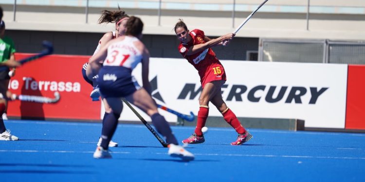 Inglaterra derrotó a las Redsticks en el partido inaugural del Torneo del Centenario