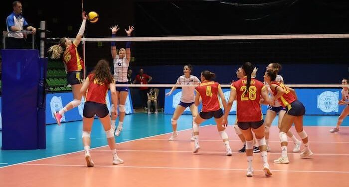 España ganó a Kosovo y sigue invicta en la Liga Europea de voleibol
