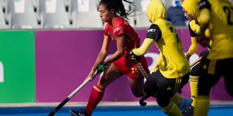 Las Redsticks resolvieron con determinación su arranque ante Malasia en el Preolímpico