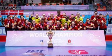 Las Guerreras juveniles remontaron a Dinamarca para proclamarse campeonas del Mundo