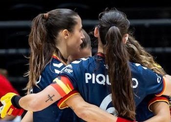 España se impuso a Suiza y concluyó la fase de grupos del Mundial como líder e invicta