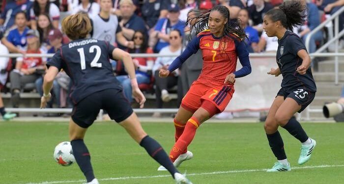 España ganó a Estados Unidos en su visita en Washington en el primero de sus dos amistosos