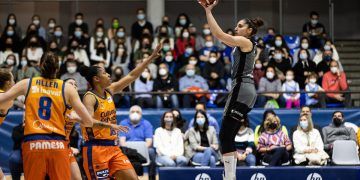 Valencia se impone a un buen Estudiantes