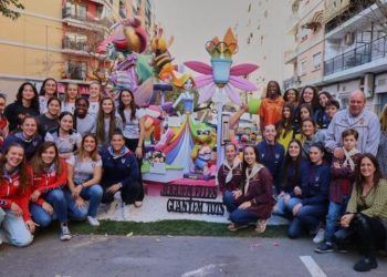 Teika y ‘Juegan ellas, ganamos todos’ son reconocidos en la falla Jerónima Galés