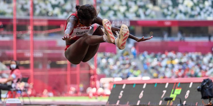 Fátima Diame, séptima, y Ana Peleteiro y Lorena Martín, octavas, en el Mundial de Belgrado