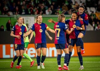 El Barça goleó en Wolfsburgo y acaricia las semis