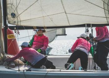 El equipo de la Federación Canaria se situó líder de la liga de vela en Vilagarcía