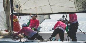 El equipo de la Federación Canaria se situó líder de la liga de vela en Vilagarcía