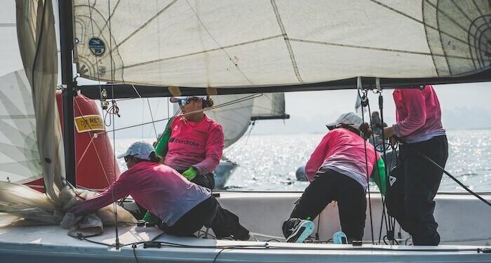 El equipo de la Federación Canaria se situó líder de la liga de vela en Vilagarcía