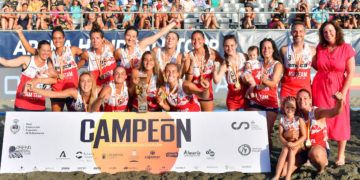 CATS AM Team Almería comanda el campeonato de España de balonmano playa
