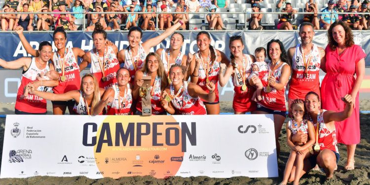 CATS AM Team Almería comanda el campeonato de España de balonmano playa