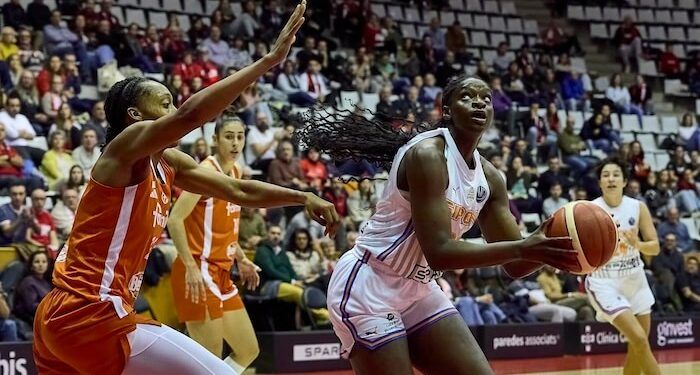 El Spar Girona derrotó a Schio para tomar el liderato de su grupo en la Euroliga