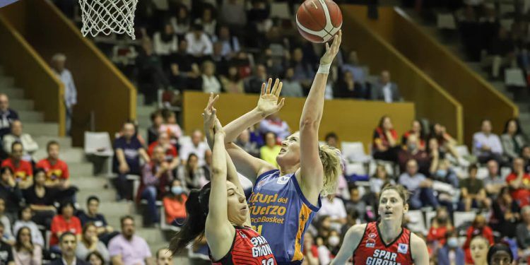 Girona se escurre en el último cuarto ante Valencia