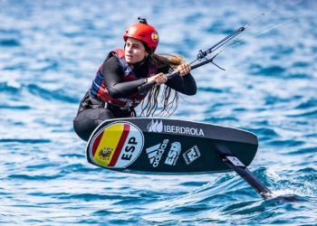Gisela Pulido estrenó el Europeo de Formula Kite en el Top 10
