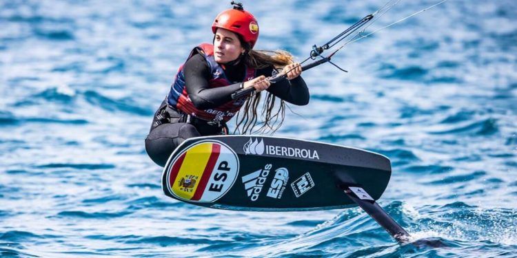 Gisela Pulido estrenó el Europeo de Formula Kite en el Top 10