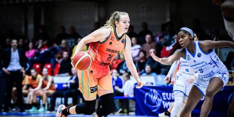 La defensa coral y la anotación, claves del triunfo de Valencia Basket ante KSC Szekszárd