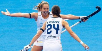 Las Redsticks derrotaron a Nueva Zelanda con triplete de Patricia Álvarez en el Mundial