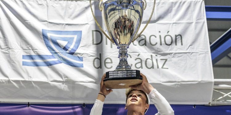 Iker Mugica ganó el Trofeo Excellence Cup de Optimist en Puerto Sherry