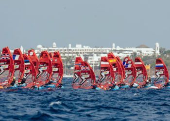 Pilar Lamadrid y Nacho Baltasar continúan en la pelea por el podio en los Lanzarote iQFOiL Games