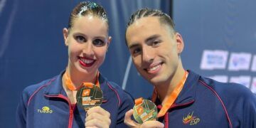 Dennis González e Iris Tió, oro en el Dúo Mixto Libre en el Europeo de natación artística