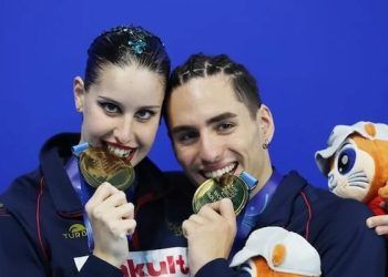 Iris Tió y Dennis González brillan en rutina libre del dúo mixto y se adjudicaron el oro mundial