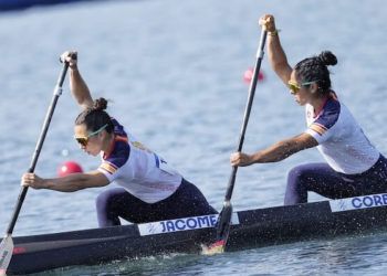 Los equipos de piragüismo sprint españoles hicieron pleno en su avance a la siguiente fase