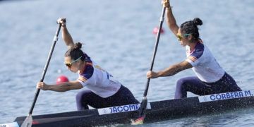 Los equipos de piragüismo sprint españoles hicieron pleno en su avance a la siguiente fase