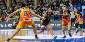 Valencia Basket doblega a Jairis antes del parón