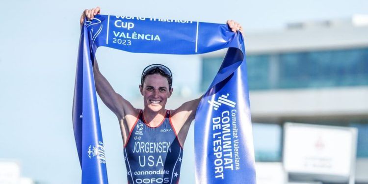Gwen Jorgensen se impuso en la Copa del Mundo de triatlón de Valencia y Noelia Juan fue cuarta