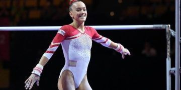 Laia Font, oro en salto y bronce en suelo en la Copa del Mundo de El Cairo