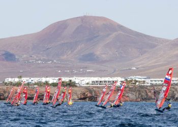 Pilar Lamadrid, segunda tras el primer día del Mundial de iQFOiL