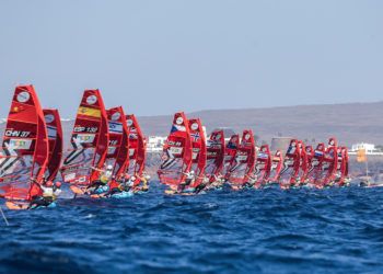 Pilar Lamadrid, segunda, pasa directa a la semifinal del Mundial de iQFOiL
