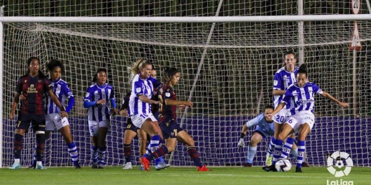 El Levante doblega con solvencia al Sporting de Huelva