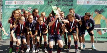 Las inscritas en la Valencia Cup Girls disfrutarán de precios especiales para el Levante-Barça en el Ciutat