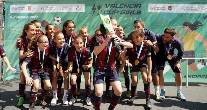 Las inscritas en la Valencia Cup Girls disfrutarán de precios especiales para el Levante-Barça en el Ciutat