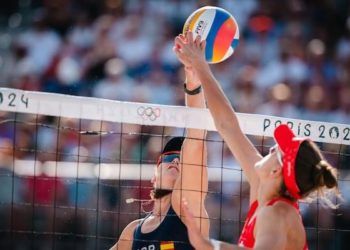 Lili, en su emotivo adiós olímpico, y Paula, brillantes en París a los pies de la Torre Eiffel