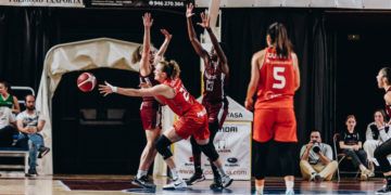 Lointek Gernika derrotó a Valencia Basket, que sufrió la primera derrota de la temporada en LF Endesa