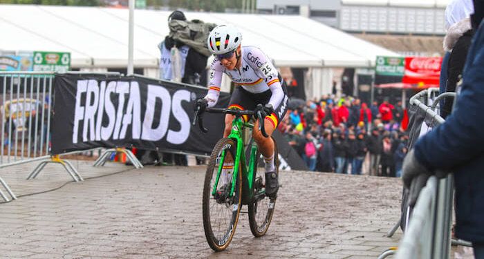 Lucía González concluye 19ª en el Mundial de ciclocross de Hoogerheide 2023