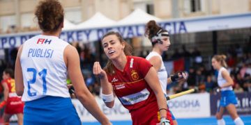 Las Redsticks se topan con las porteras de Italia