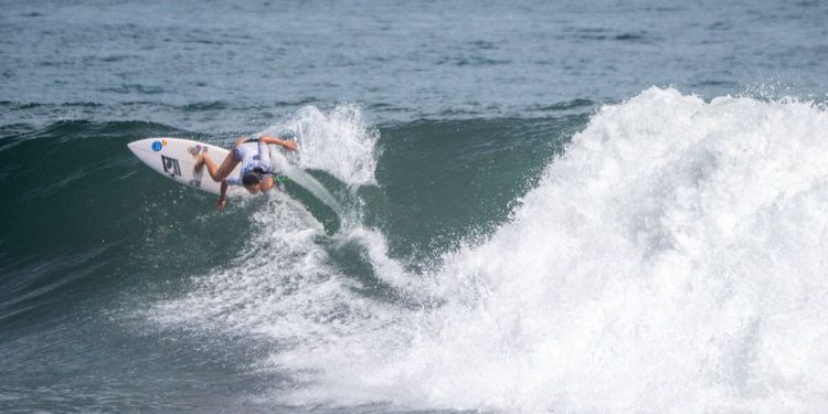 Lucía Machado, subcampeona en el Surf City El Salvador ISA World Junior Surfing Championship 2022