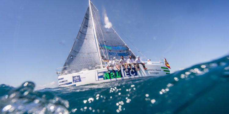 El Enewtec conquista el título absoluto del Trofeo SM La Reina