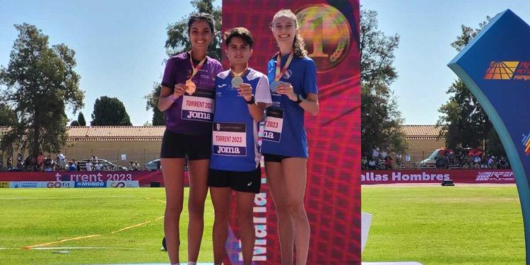 María Pérez, en el 10.000 marcha, y June Kintana, en disco, campeonas de España