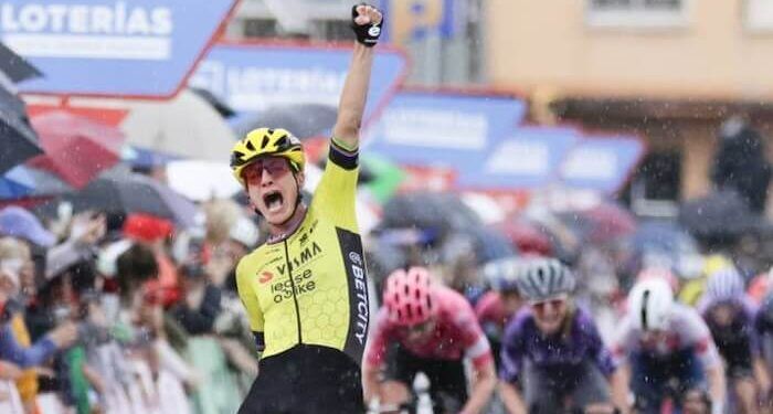 Marianne Vos se impuso en la segunda etapa a Letizia Paternoster, que lidera La Vuelta