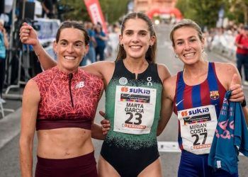 Marta García se impuso en la Milla de Berango